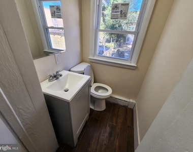 4621 Woodland Avenue - Photo Thumbnail 8