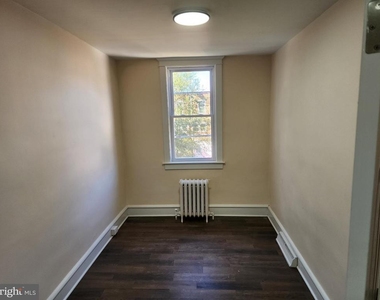 4621 Woodland Avenue - Photo Thumbnail 12