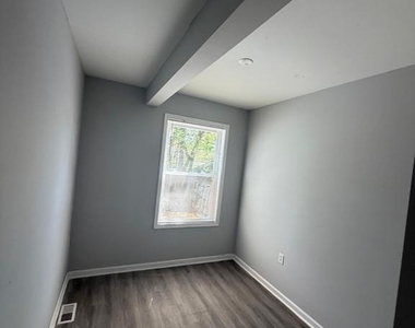 102 Ridgway Street - Photo Thumbnail 12