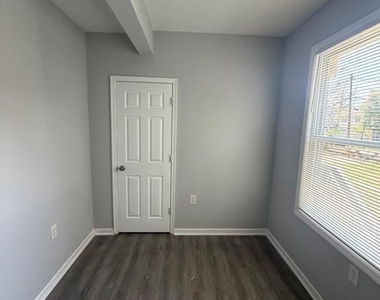 102 Ridgway Street - Photo Thumbnail 11