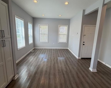 102 Ridgway Street - Photo Thumbnail 1