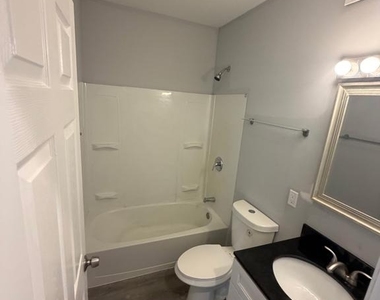 102 Ridgway Street - Photo Thumbnail 4