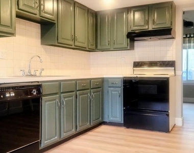 15 Queen Anne Court - Photo Thumbnail 9