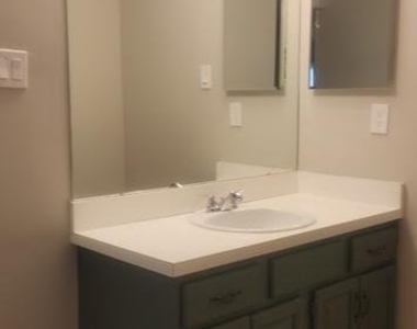 15 Queen Anne Court - Photo Thumbnail 16