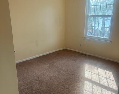 89 Dorchester Circle - Photo Thumbnail 21