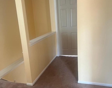 89 Dorchester Circle - Photo Thumbnail 24
