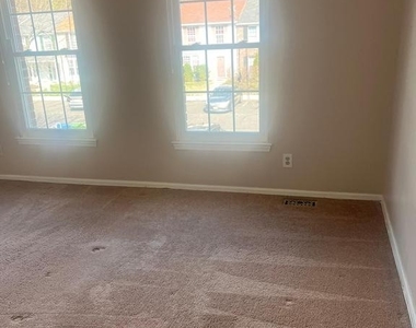 89 Dorchester Circle - Photo Thumbnail 19