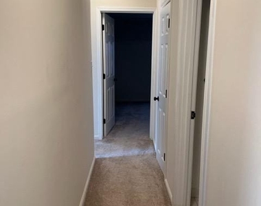 17207 Manning Drive - Photo Thumbnail 7
