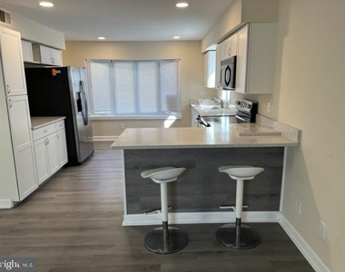 17207 Manning Drive - Photo Thumbnail 4