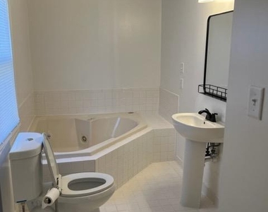 17207 Manning Drive - Photo Thumbnail 10