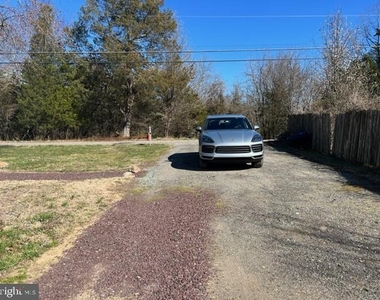 17207 Manning Drive - Photo Thumbnail 17