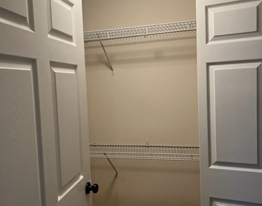 17207 Manning Drive - Photo Thumbnail 9