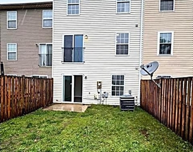3332 Princess Stephanie Court - Photo Thumbnail 13