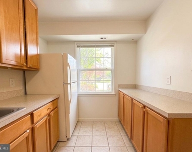 6008 Westchester Park Drive - Photo Thumbnail 2