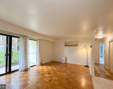 6008 Westchester Park Drive - Photo Thumbnail 4
