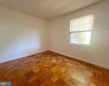 6008 Westchester Park Drive - Photo Thumbnail 12