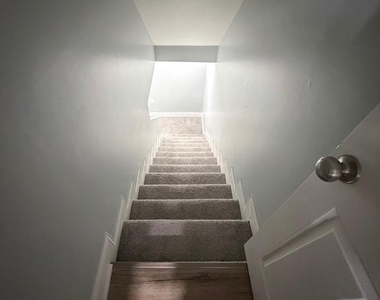12928 Claxton Drive - Photo Thumbnail 14