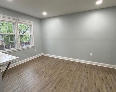 12928 Claxton Drive - Photo Thumbnail 5