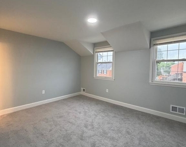 12928 Claxton Drive - Photo Thumbnail 7