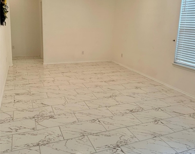521 Paladen Pl - Photo Thumbnail 6