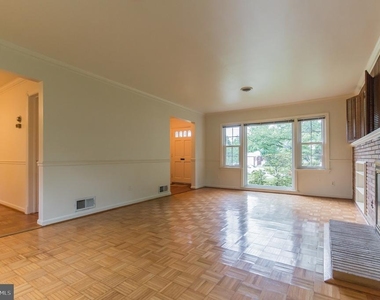 9702 Bellevue Drive - Photo Thumbnail 4