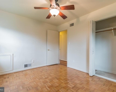 9702 Bellevue Drive - Photo Thumbnail 24