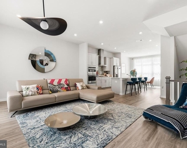 16233 Connors Way - Photo Thumbnail 3