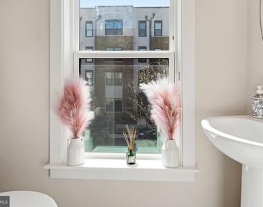 16233 Connors Way - Photo Thumbnail 7