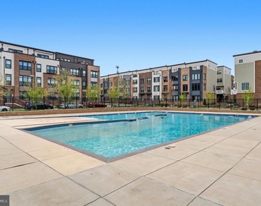 16233 Connors Way - Photo Thumbnail 32