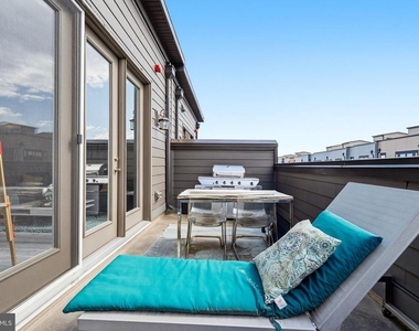 16233 Connors Way - Photo Thumbnail 18