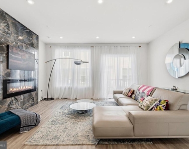 16233 Connors Way - Photo Thumbnail 2