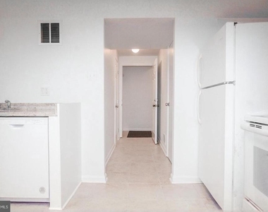 3104 Benton Square Drive - Photo Thumbnail 9
