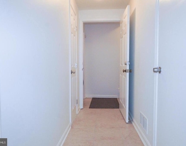 3104 Benton Square Drive - Photo Thumbnail 10