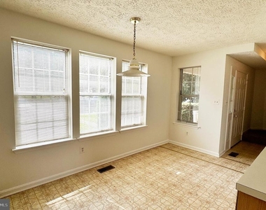 1520 Murray Place - Photo Thumbnail 3