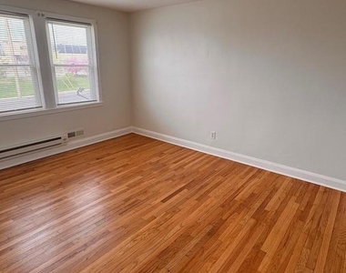 4104 Erdman Avenue - Photo Thumbnail 5