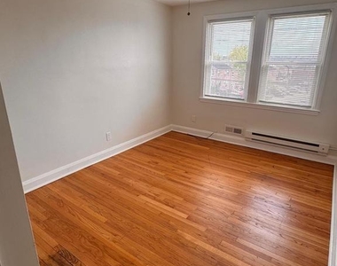 4104 Erdman Avenue - Photo Thumbnail 3