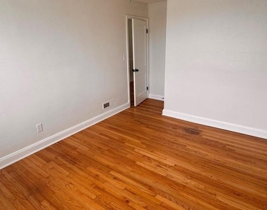 4104 Erdman Avenue - Photo Thumbnail 2