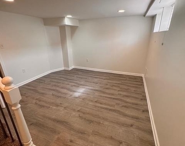 1090 Cameron Road - Photo Thumbnail 7