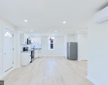 2330 Bryant Avenue - Photo Thumbnail 5
