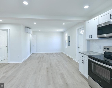 2330 Bryant Avenue - Photo Thumbnail 8