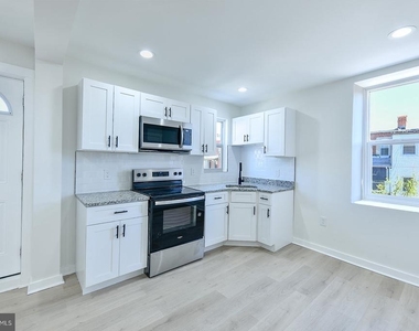 2330 Bryant Avenue - Photo Thumbnail 6