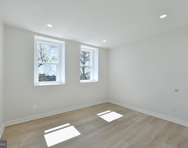 2330 Bryant Avenue - Photo Thumbnail 10