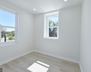 2330 Bryant Avenue - Photo Thumbnail 17