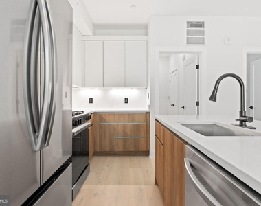 2504 41st Street Nw - Photo Thumbnail 10