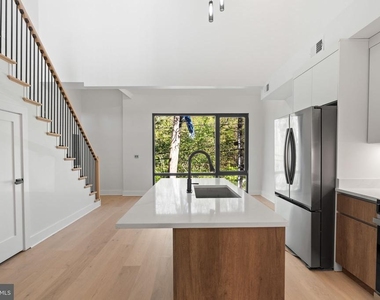 2504 41st Street Nw - Photo Thumbnail 6