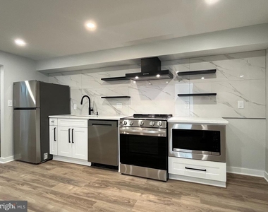 327 Whittier Street Nw - Photo Thumbnail 2