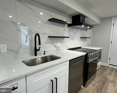 327 Whittier Street Nw - Photo Thumbnail 7