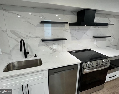 327 Whittier Street Nw - Photo Thumbnail 6