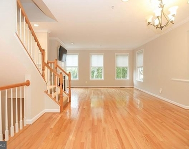 722 Capitol Square Place Sw - Photo Thumbnail 5