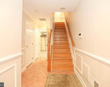 722 Capitol Square Place Sw - Photo Thumbnail 3